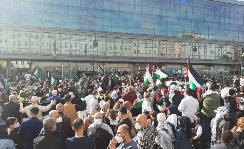 الشرطة الألمانية تعتقل متظاهرين خلال مسيرة مؤيدة لفلسطين في برلين