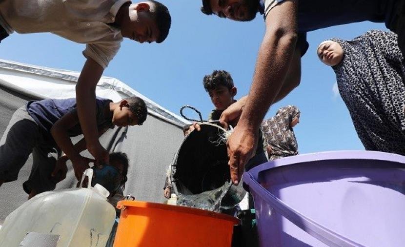 بلدية خان يونس تحذر من توقف خزاني مياه بسبب نقص الوقود