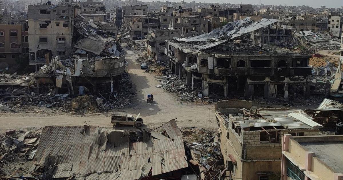 بلدية خان يونس تزيل مليون طن ركام وتضخ 30 مليون لتر ماء يومياً