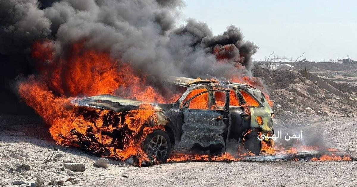 احتراق جثمان شهيد وإصابة أقاربه بقصف مركبة في غزة