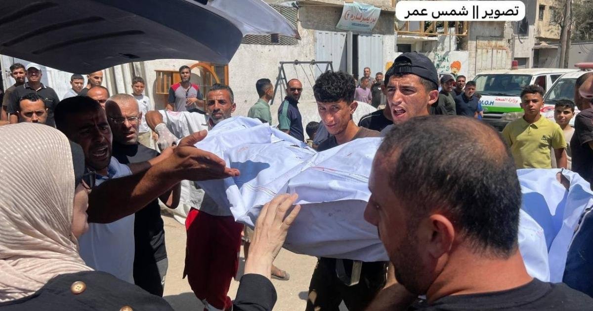 إصابة 5 صيادين قبالة ساحل غزة وقصف مدفعي شرق دير البلح