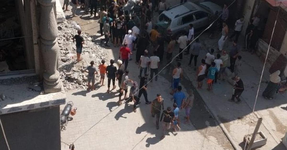 إصابة سبعة فلسطينيين بقصف إسرائيلي لمخيم الشاطئ