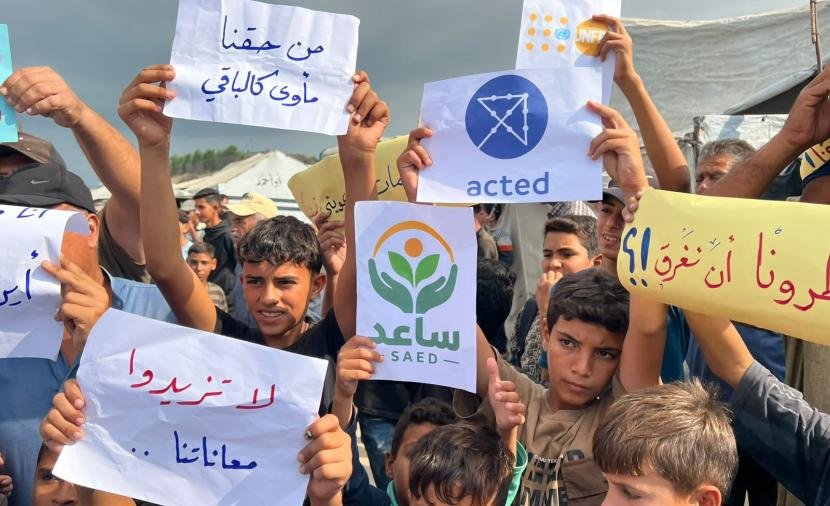 نازحو مواصي يطالبون بمأوى ومساعدات قبل الشتاء
