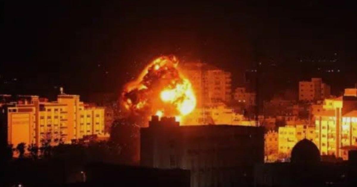 قصف إسرائيلي كثيف يستهدف مخيم جباليا ويسبب إصابات