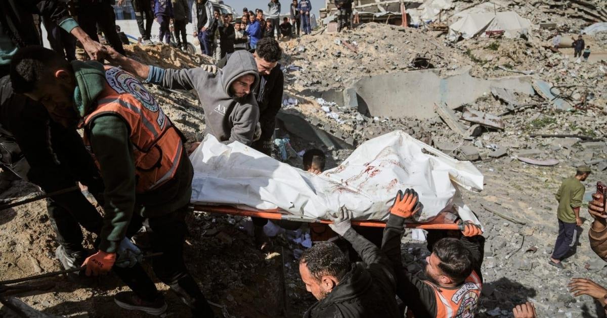 مدفعية الاحتلال تقصف جنوب غربي خان يونس صباح الخميس