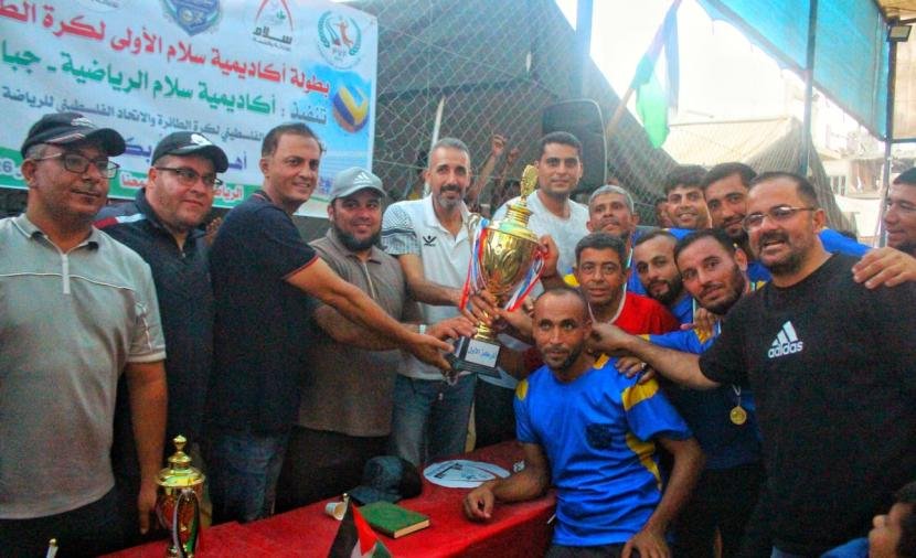 تتويج شهداء جباليا بلقب بطولة سلام للكرة الطائرة بفوزه 3-1