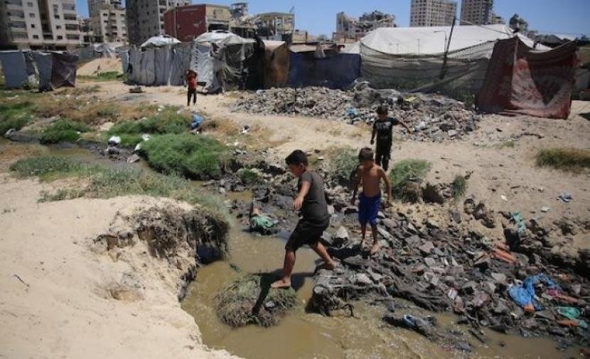 سلطة المياه تحذر من كارثة صرف صحي في غزة وتصفها بغير المسبوقة